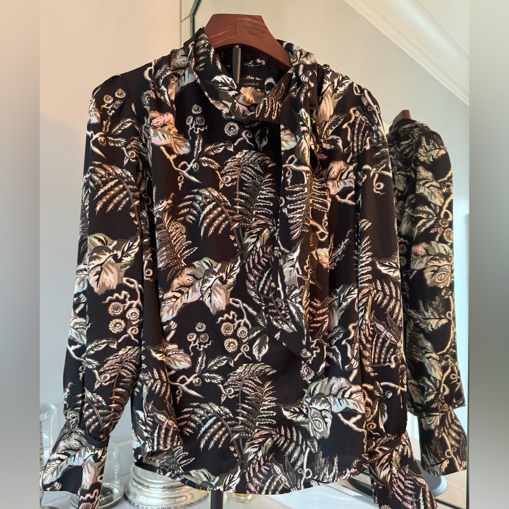 Banana Republic Black Floral Blouse US small